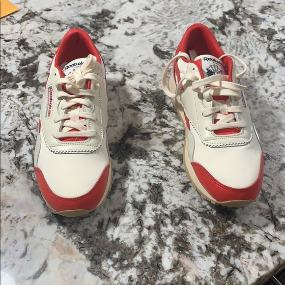 Reebok classics - Picture 2 of 2